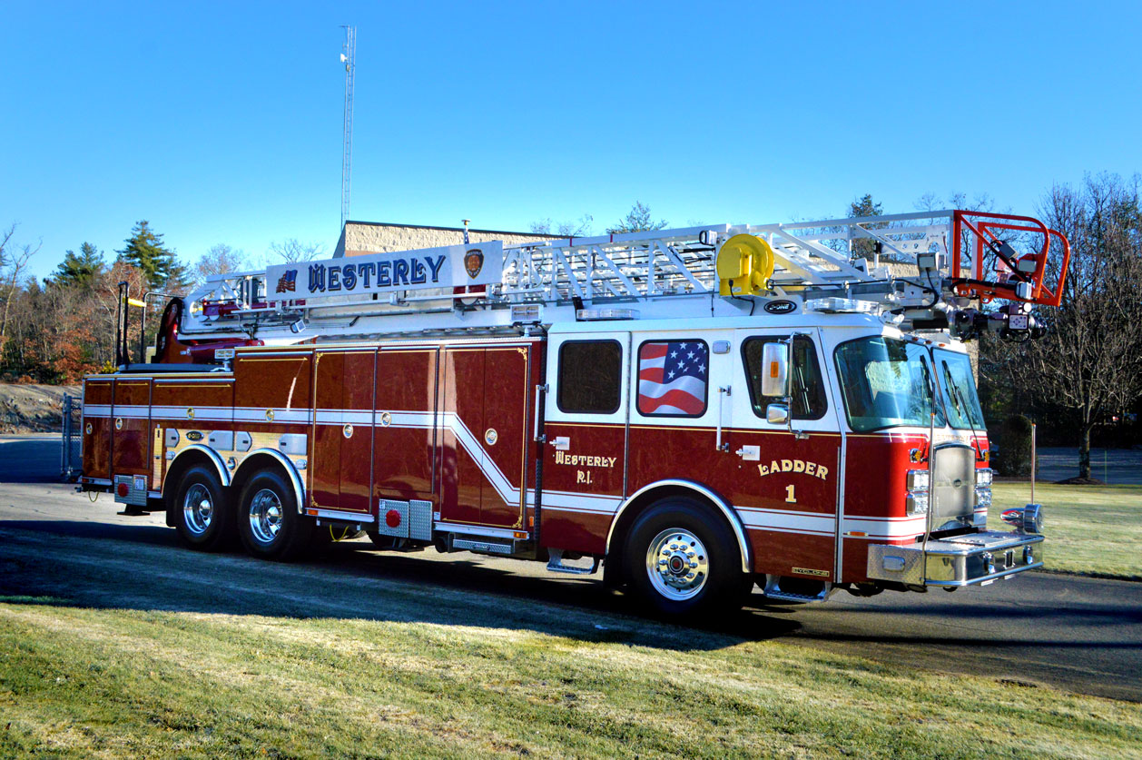 Westerly, RI - E-One 105' Rear Mount Ladder