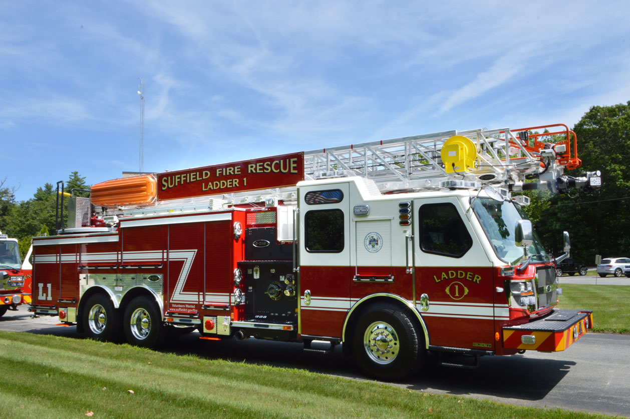 Suffield, CT - E-One 100' Aerial Ladder