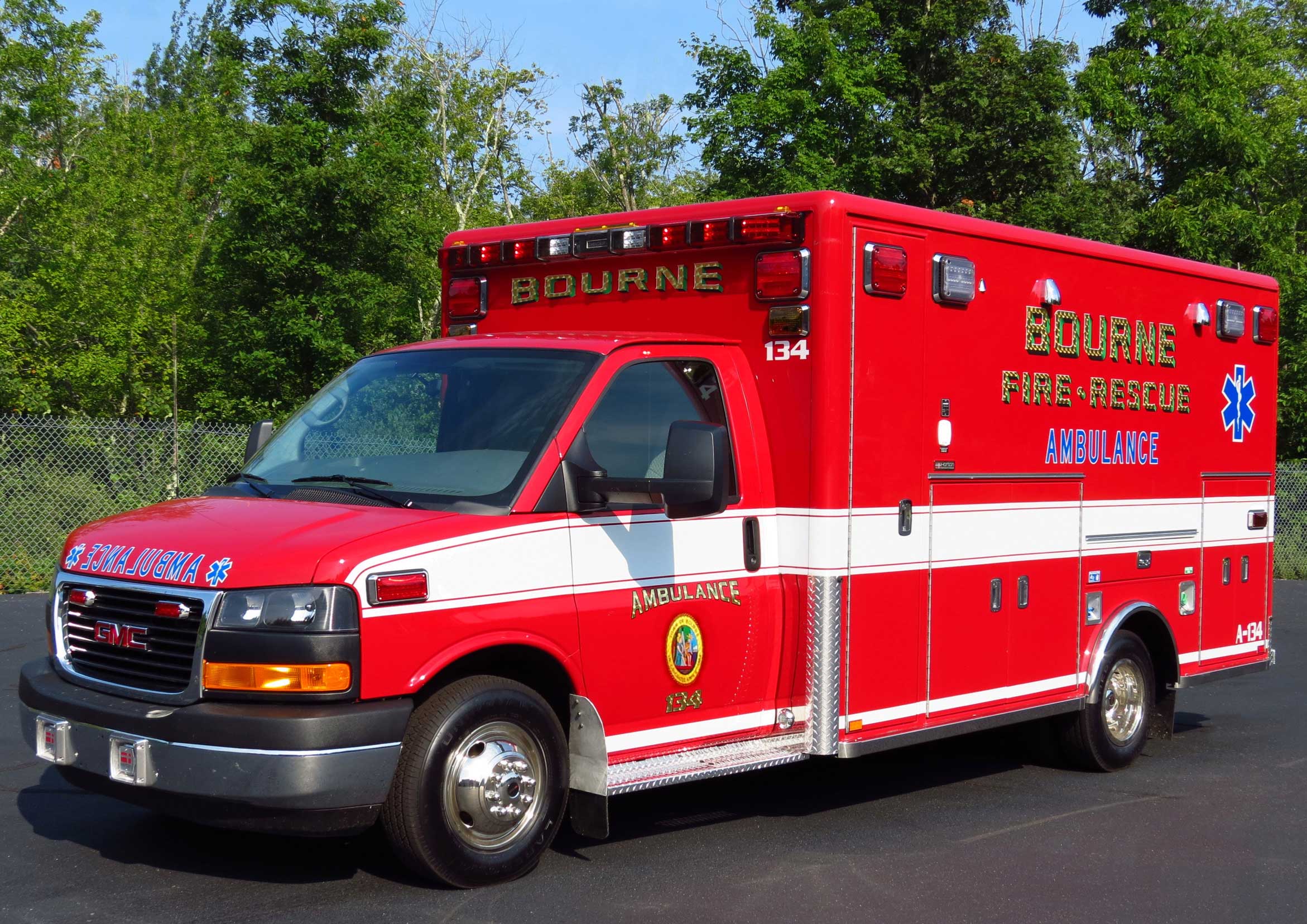 Bourne, MA - GMC G4500 / Horton Ambulance