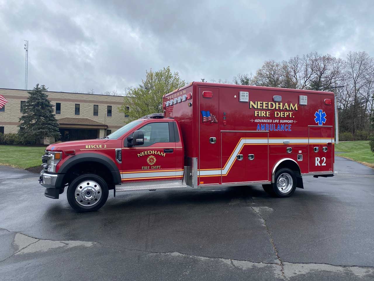 Needham, MA - Horton / Ford F550 Type I Ambulance