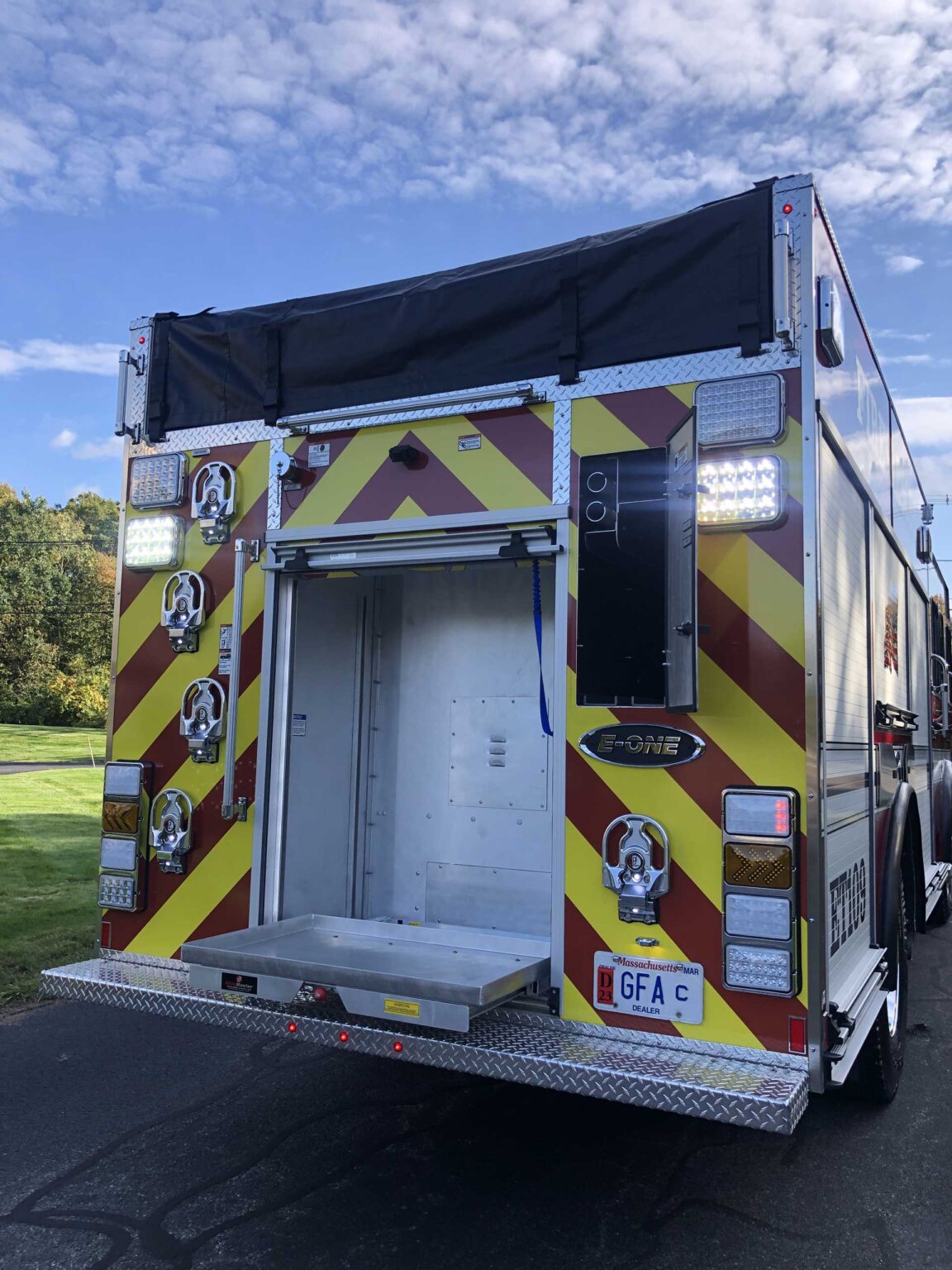 Interior / Compartment Photos