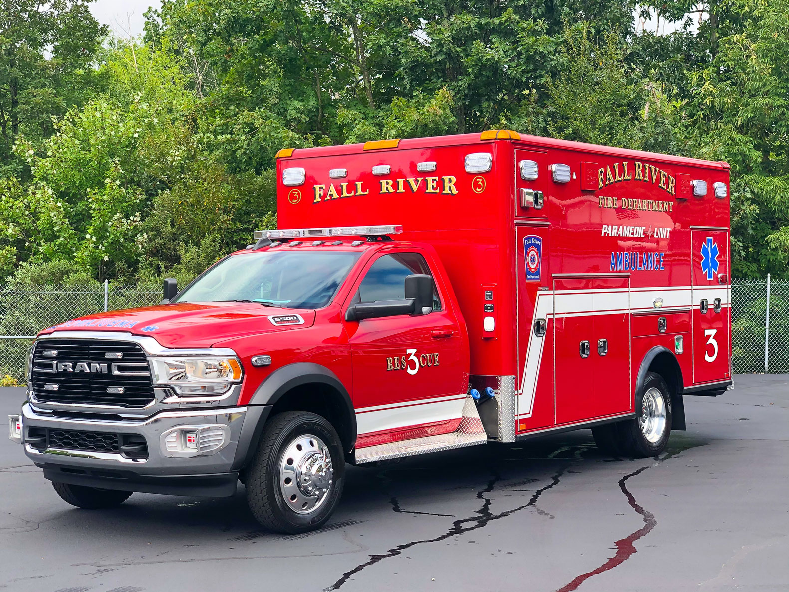 Fall River, MA - Horton / Dodge 5500 Type I Ambulance
