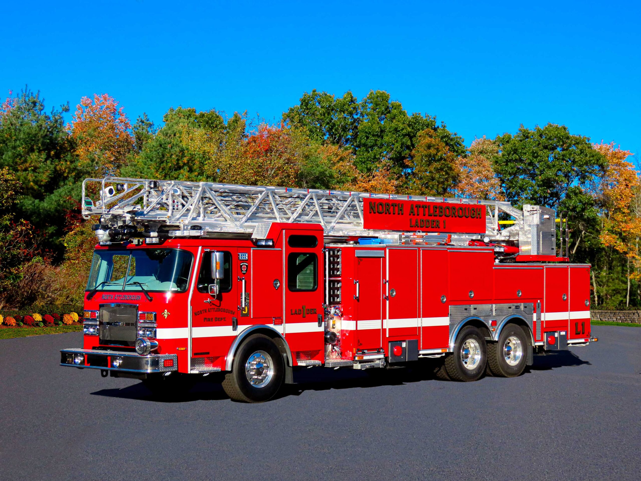 North Attleboro, MA - E-One HR100 Ladder