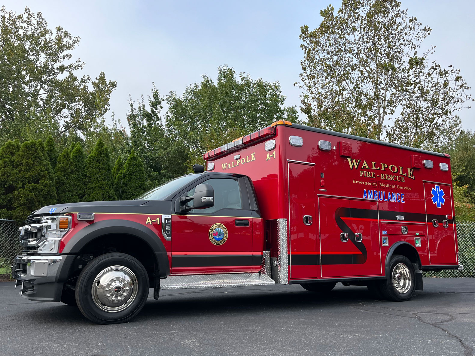 Walpole, MA - Horton / Ford F550 Type I Ambulance