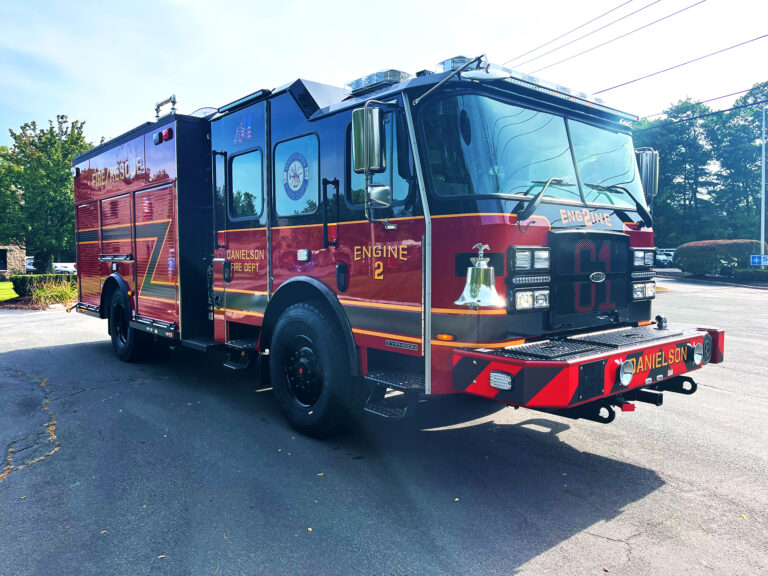 Danielson, CT – E-One eMax Custom Pumper