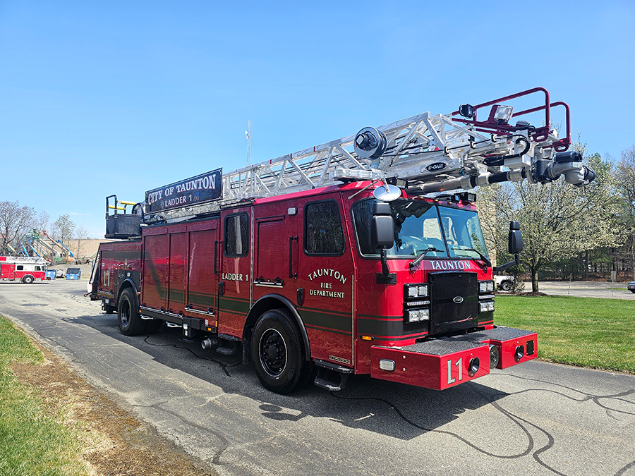 Taunton, MA – E-One LTH 100’ Ladder