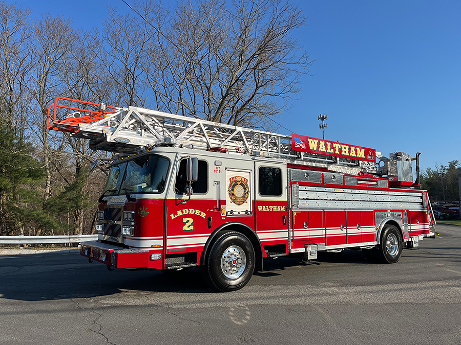 Waltham, MA – E-One LTH100 Ladder