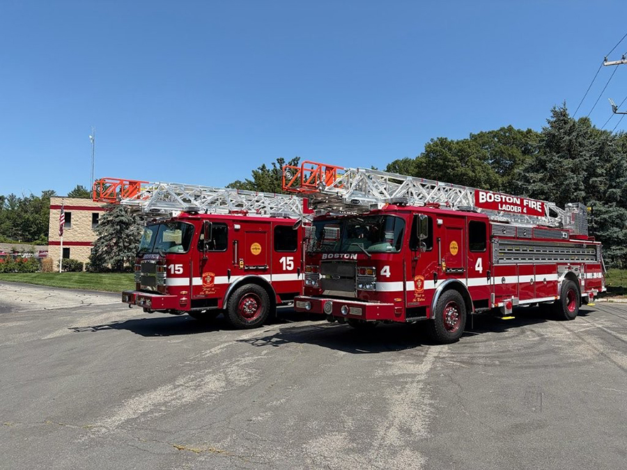 Boston, MA – Two (2) E-One LTH 100’ Ladders