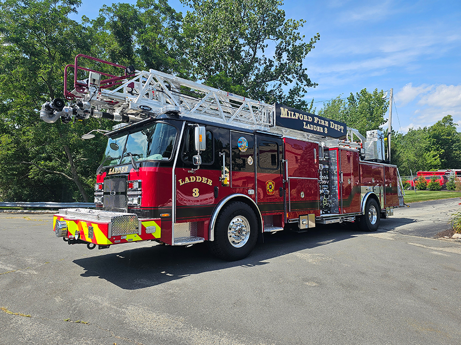 Milford, CT – E-One HR100’ Ladder